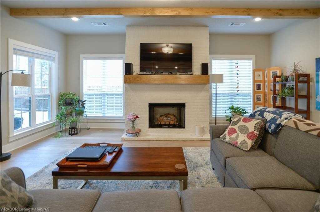 8115 Donnington Ct - Photo 3 of 43