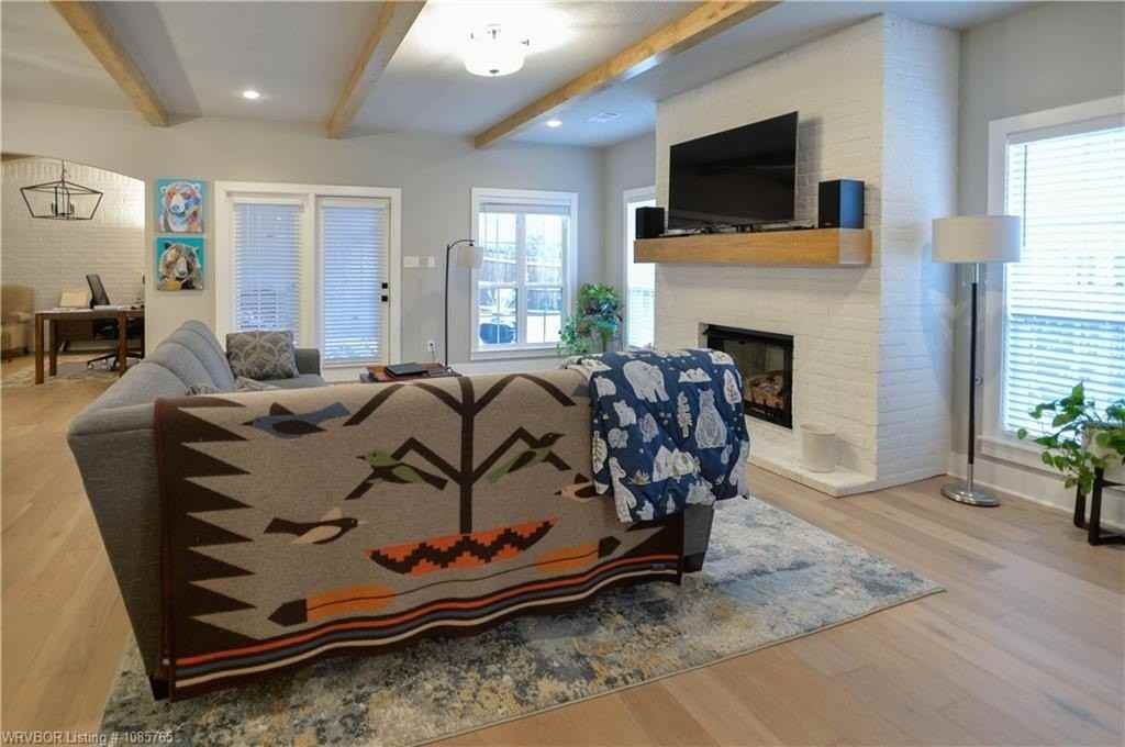 8115 Donnington Ct - Photo 4 of 43