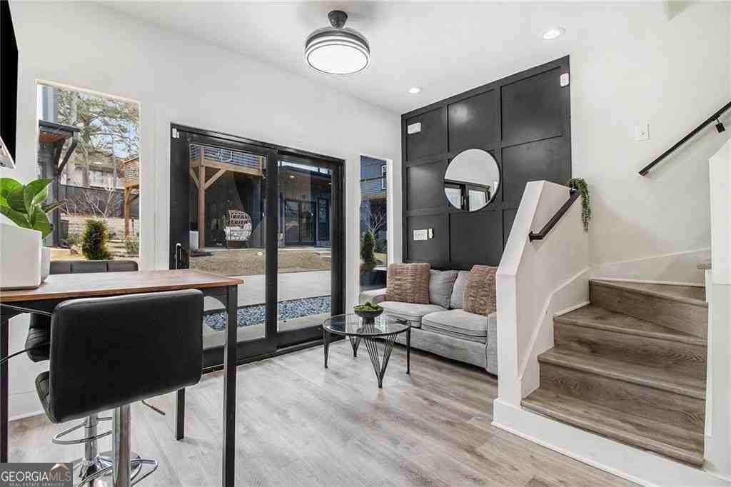 3120 Godby Rd - Photo 4 of 8