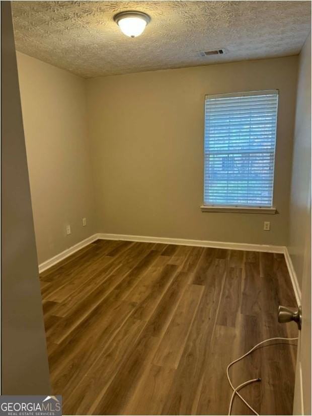 5548 Pineridge Ct - Photo 6 of 24