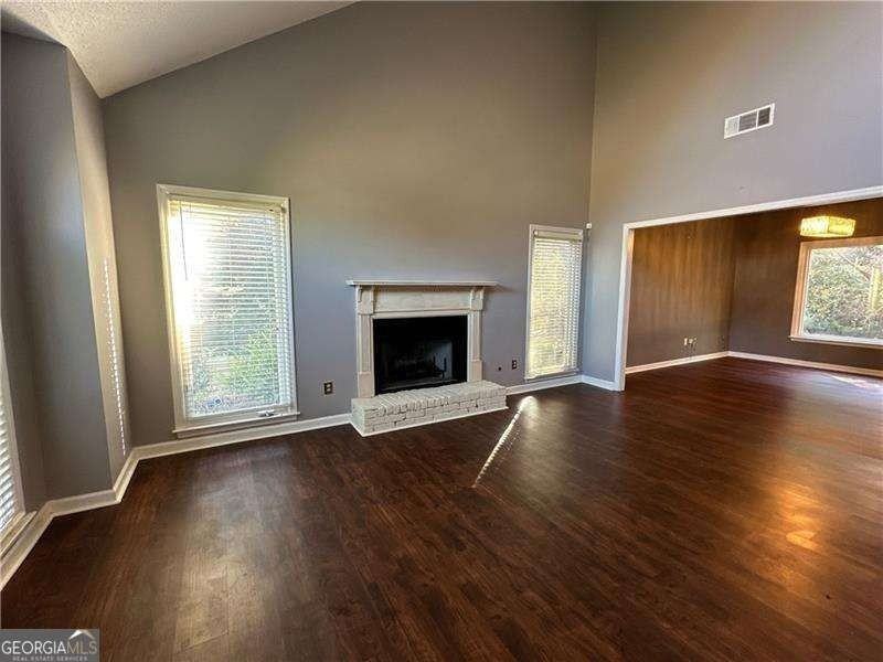 1251 Green Oak Cir - Photo 4 of 32