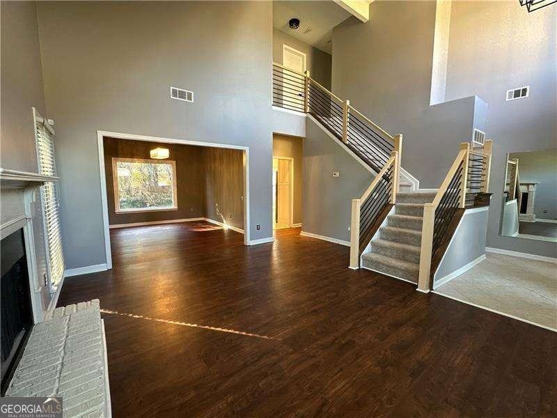 1251 Green Oak Cir - Photo 5 of 32