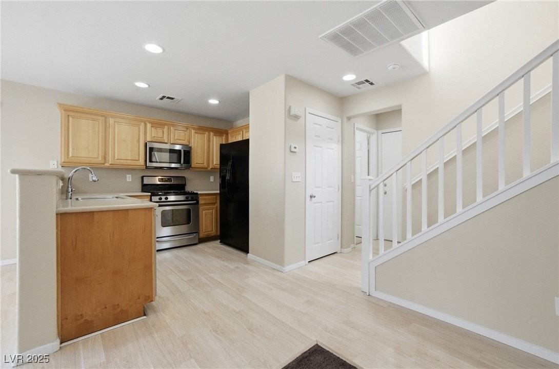 8208 Wildwood Glen Avenue #0 - Photo 5 of 26