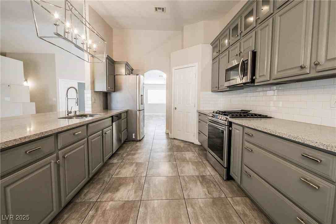 6324 Hill Haven Ave - Photo 6 of 22