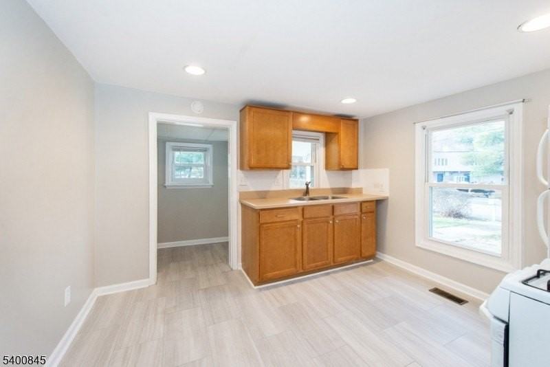 16 Front St - Photo 7 of 25