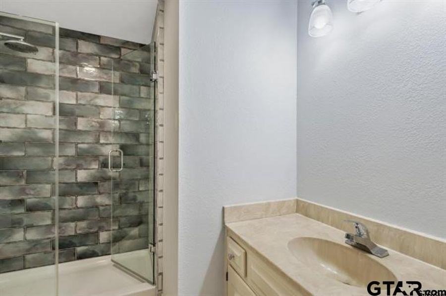 14885 Willowwood Dr - Photo 4 of 8