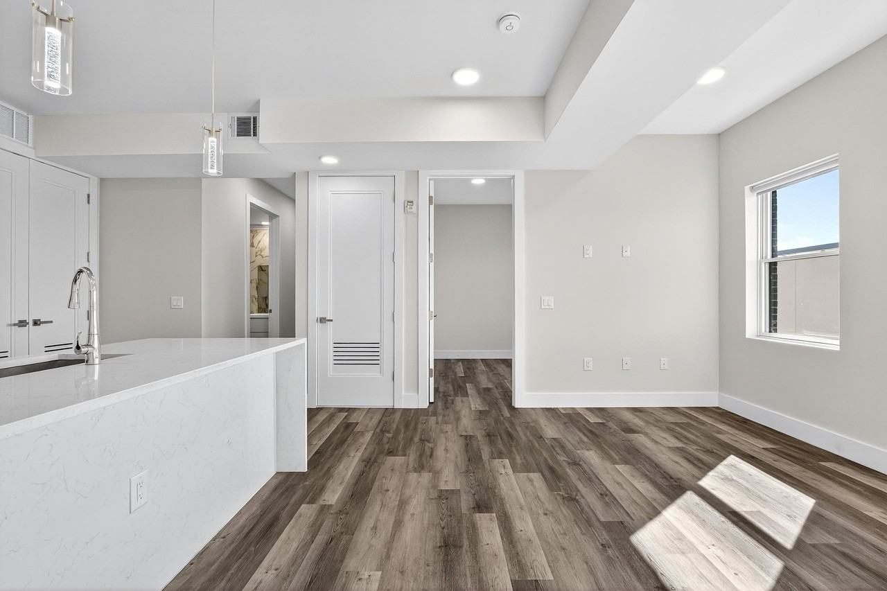 3443 Kennedy Blvd #503 - Photo 2 of 37