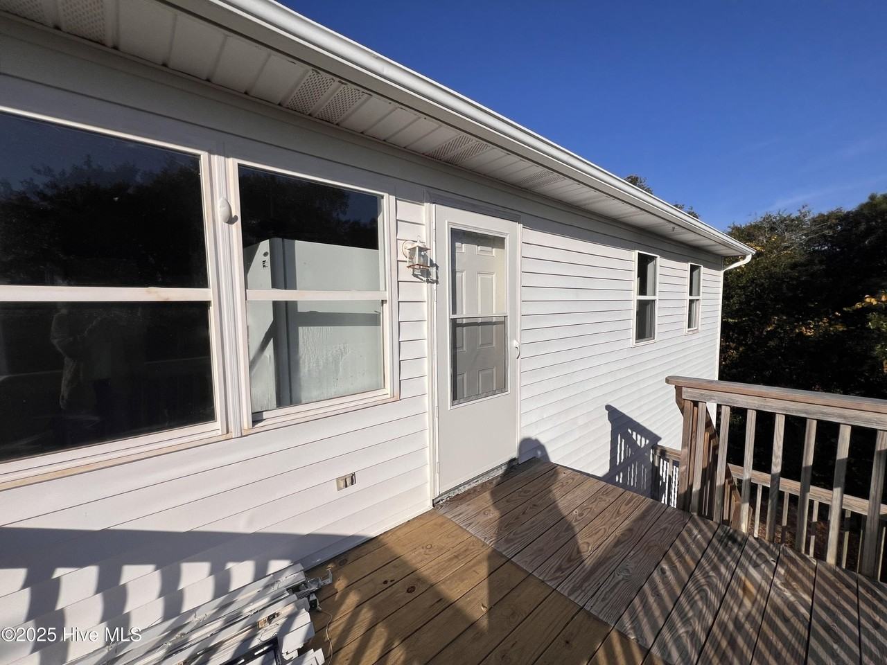 203 W Landing Dr - Photo 2 of 12