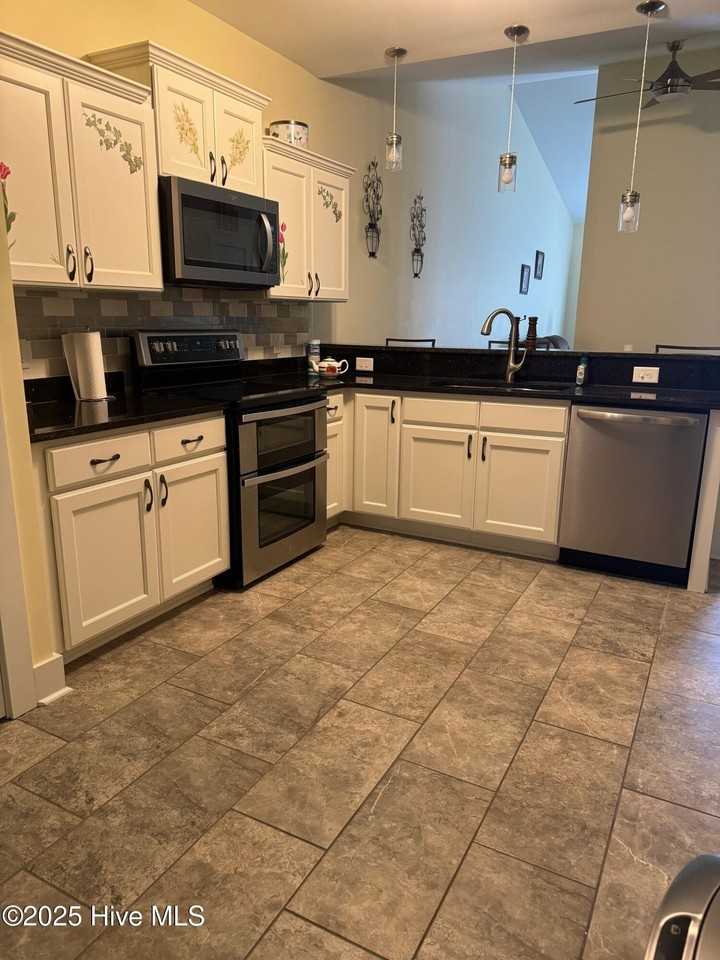 2132a Zemington Court #A - Photo 5 of 13