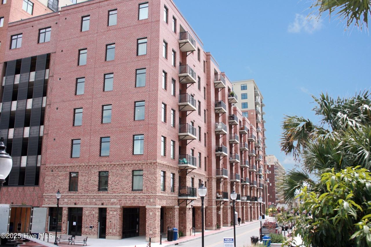 10 Grace St Apt 605 #605 - Photo 2 of 23