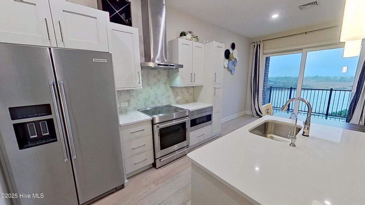 10 Grace St Apt 605 #605 - Photo 5 of 23