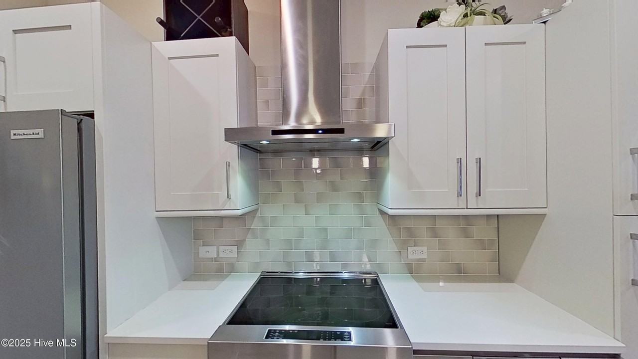 10 Grace St Apt 605 #605 - Photo 6 of 23