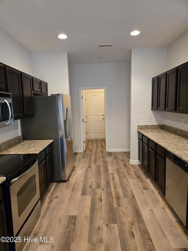 8133 Porters Crossing Way - Photo 5 of 21