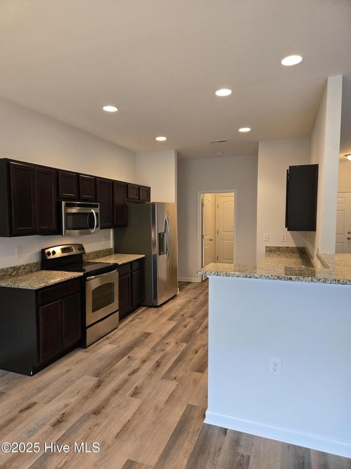 8133 Porters Crossing Way - Photo 6 of 21