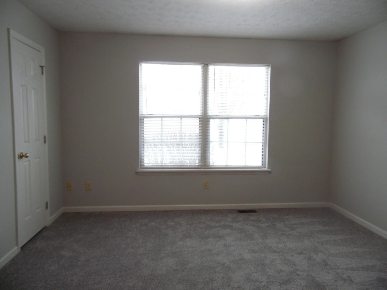 1108 Ledgebrook Ct - Photo 5 of 14