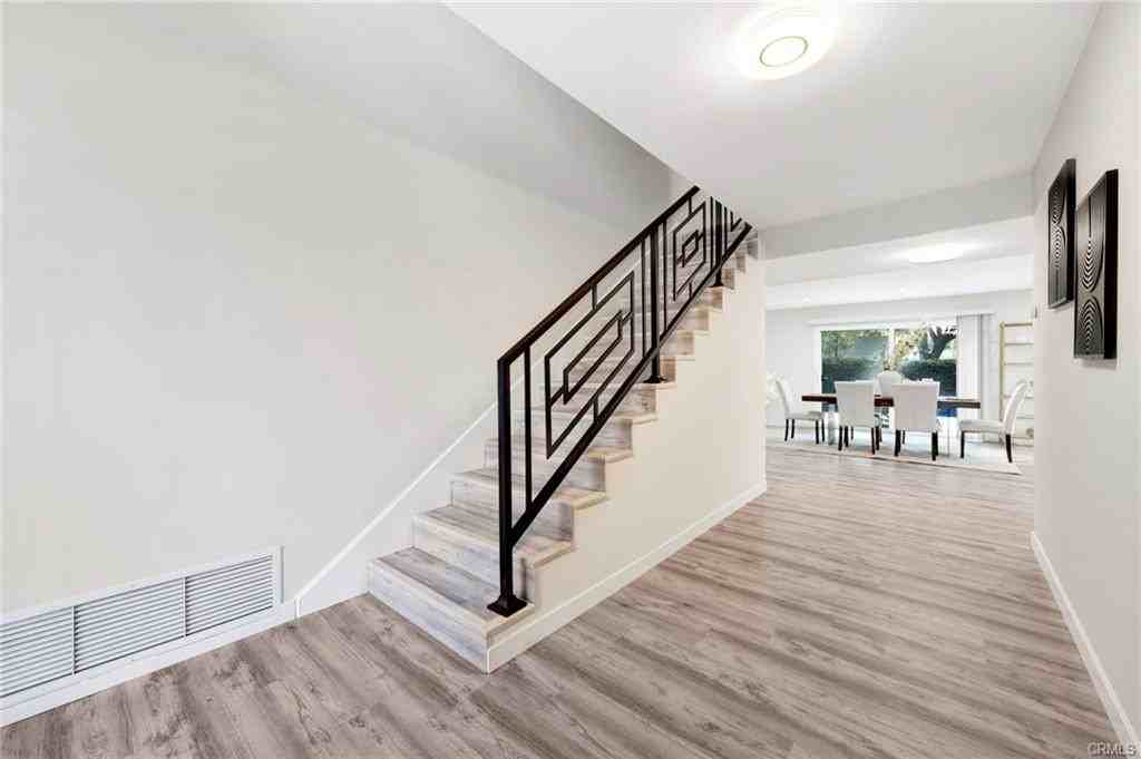 4665 Willens Avenue - Photo 6 of 8