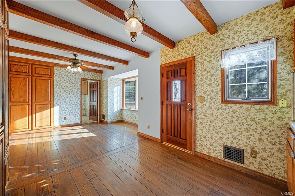 1527 Royal Oaks Dr - Photo 3 of 8