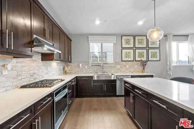 1203 Beach Ln - Photo 4 of 8