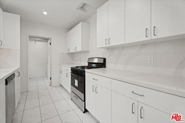 205 S Reeves Dr - Photo 7 of 8