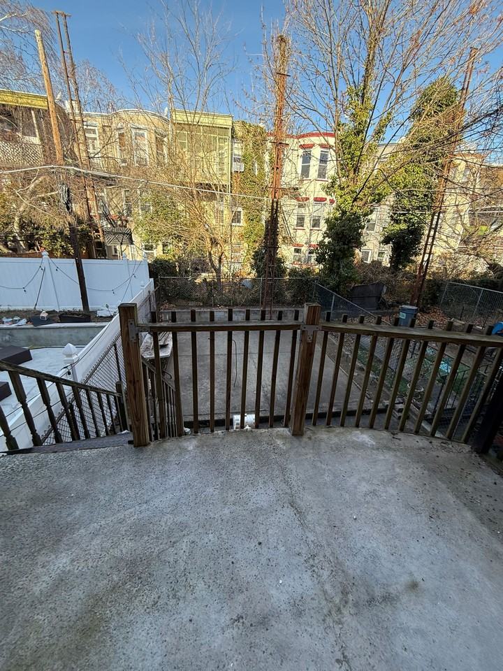 6081 70th Ave #1stFL - Photo 2 of 8