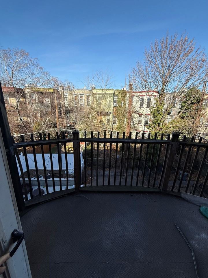 6081 70th Ave #1stFL - Photo 3 of 8