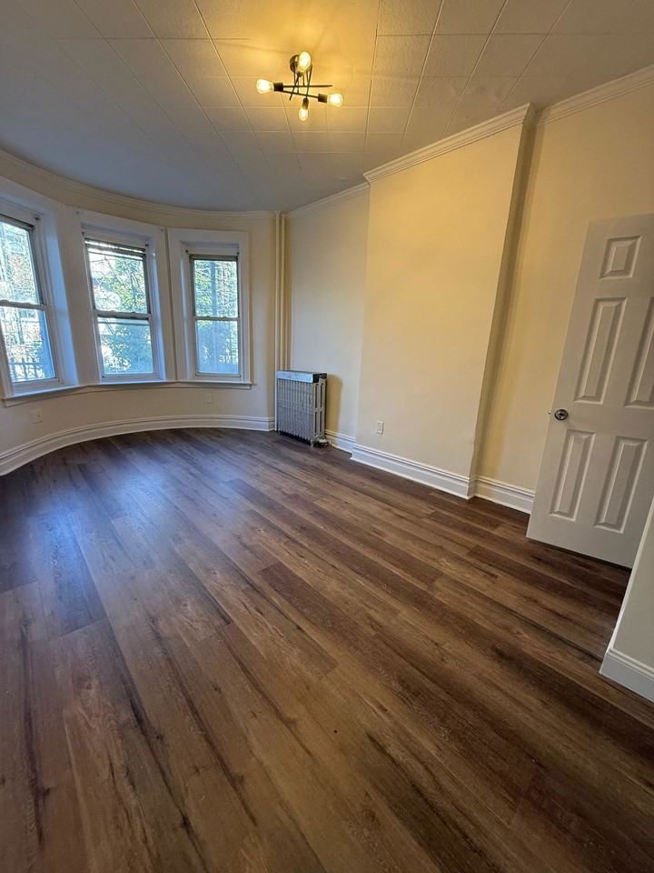 6081 70th Ave #1stFL - Photo 5 of 8