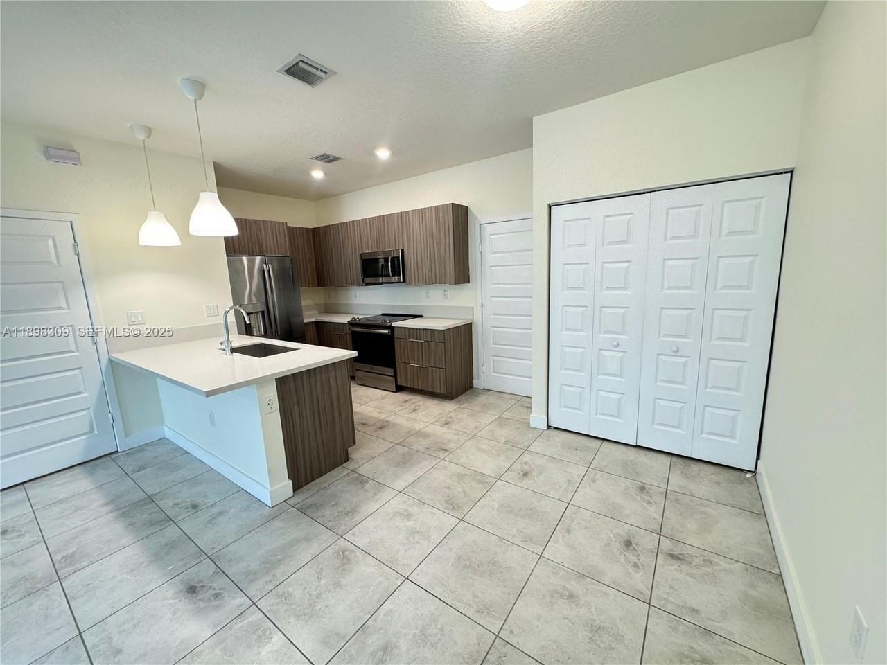 4802 Nw 83rd Path - Photo 4 of 25