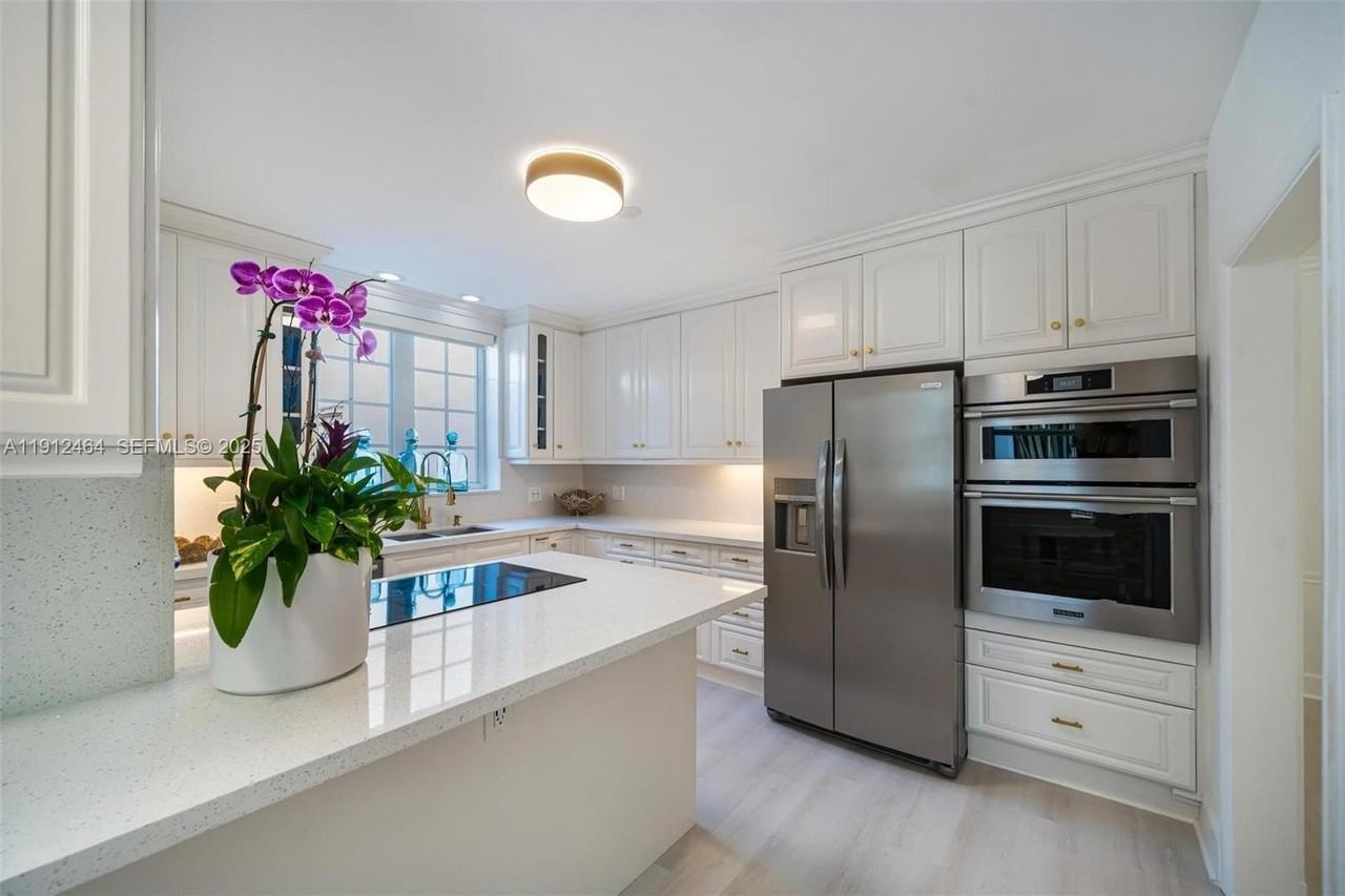 1457 Certosa Ave - Photo 5 of 24