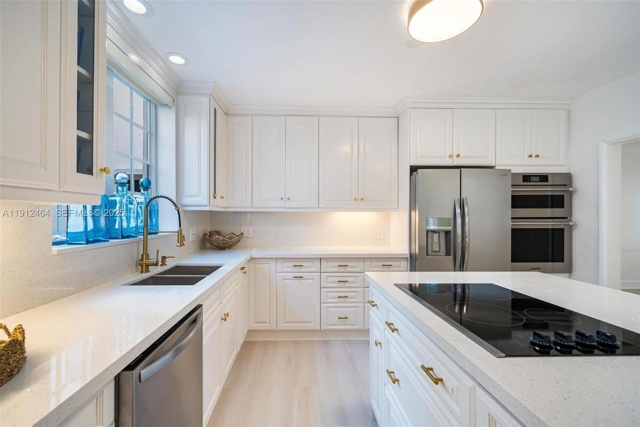 1457 Certosa Ave - Photo 6 of 24