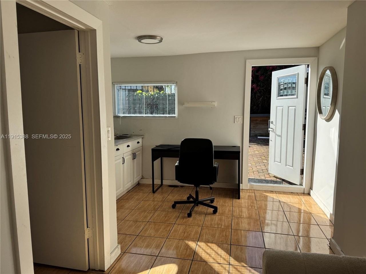 621 Nw 19th Ave #BACK - Photo 4 of 8