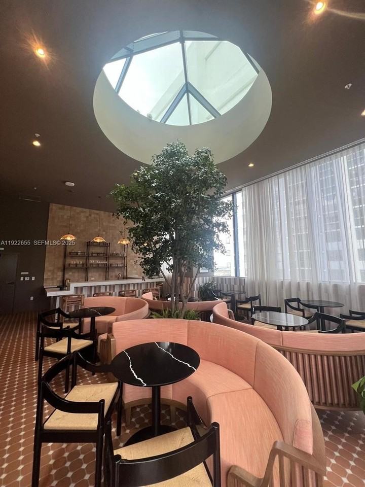 11 NE 6 St #2709 - Photo 4 of 28