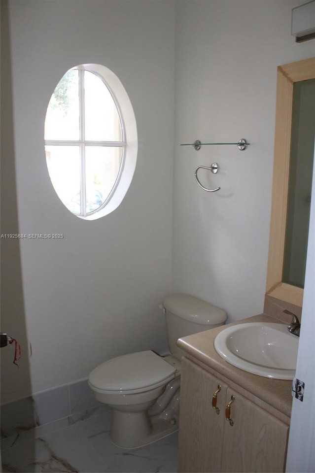 3433 Sw 171st Ter #3433 - Photo 5 of 22