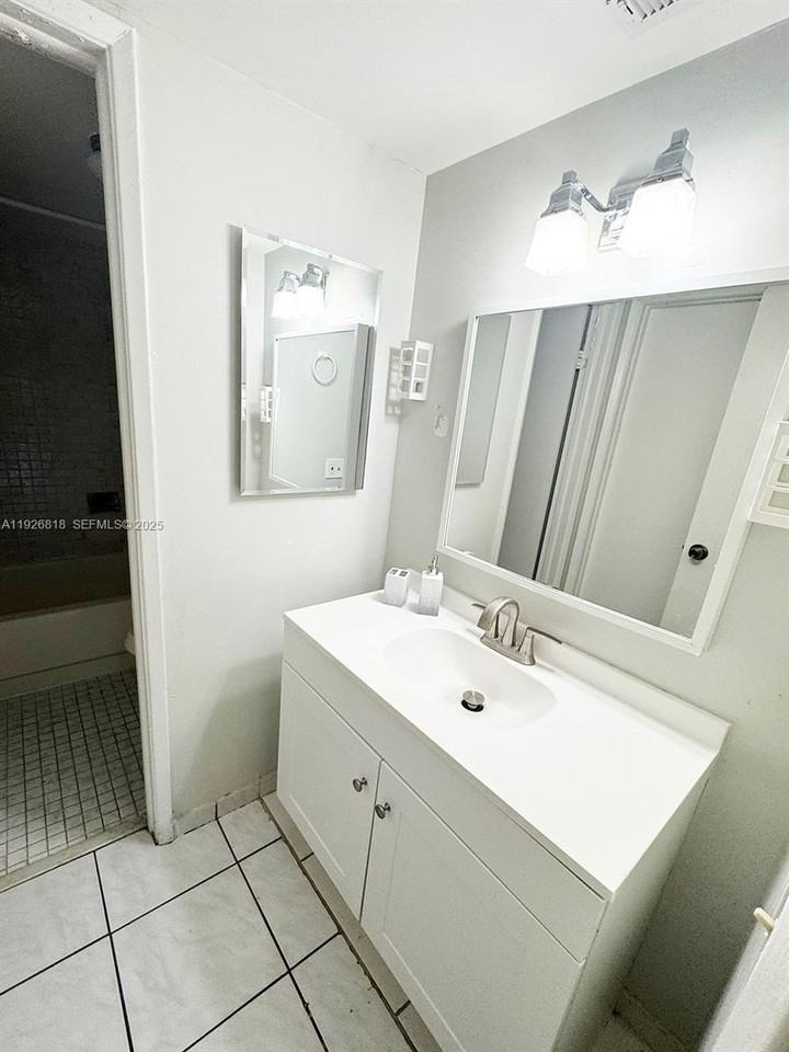 400 W Park Dr #202 - Photo 4 of 6