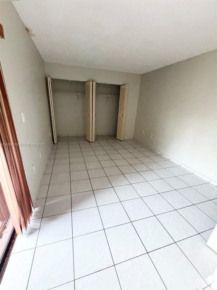 400 W Park Dr #202 - Photo 5 of 6