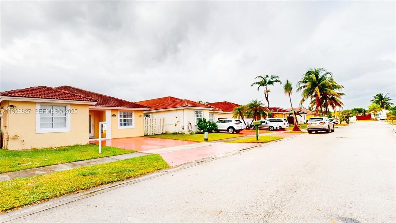 14288 Sw 177th St #1 - Photo 3 of 36