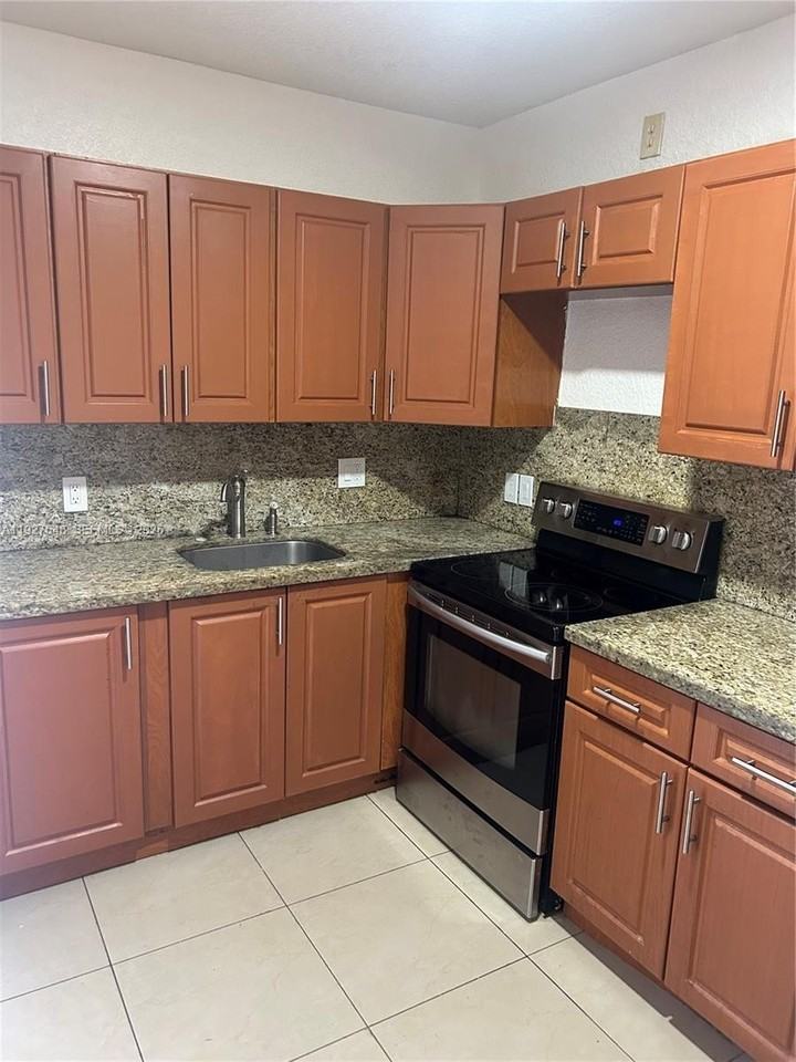 1501 Lauderdale Villa Drive