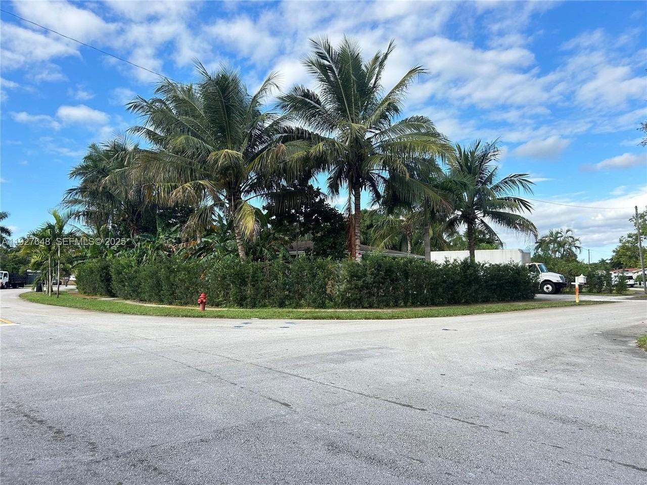 1501 Lauderdale Villa Drive - Photo 7 of 13