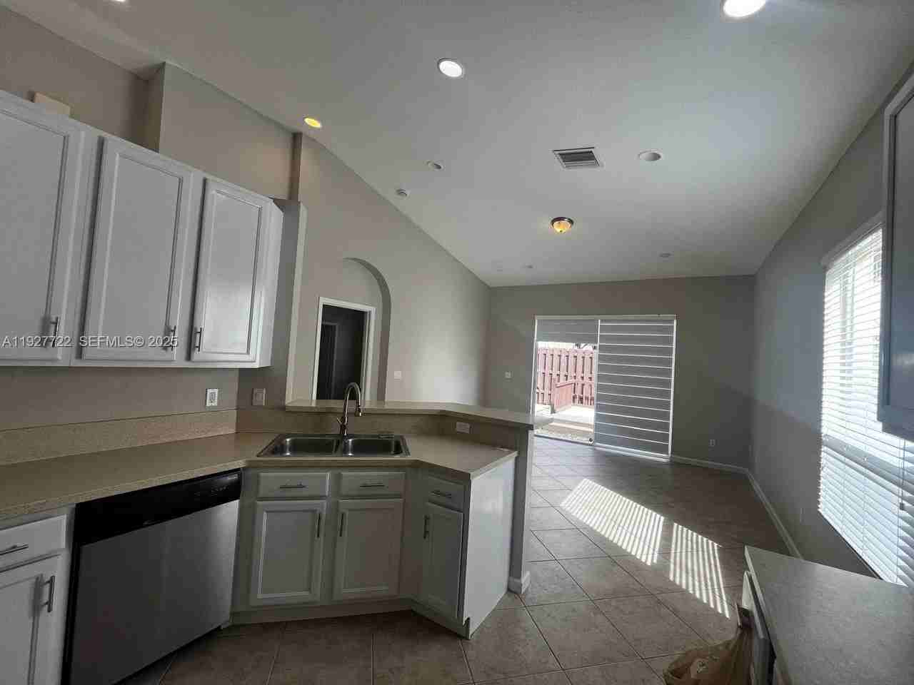 2219 Portofino Ave #0 - Photo 5 of 9