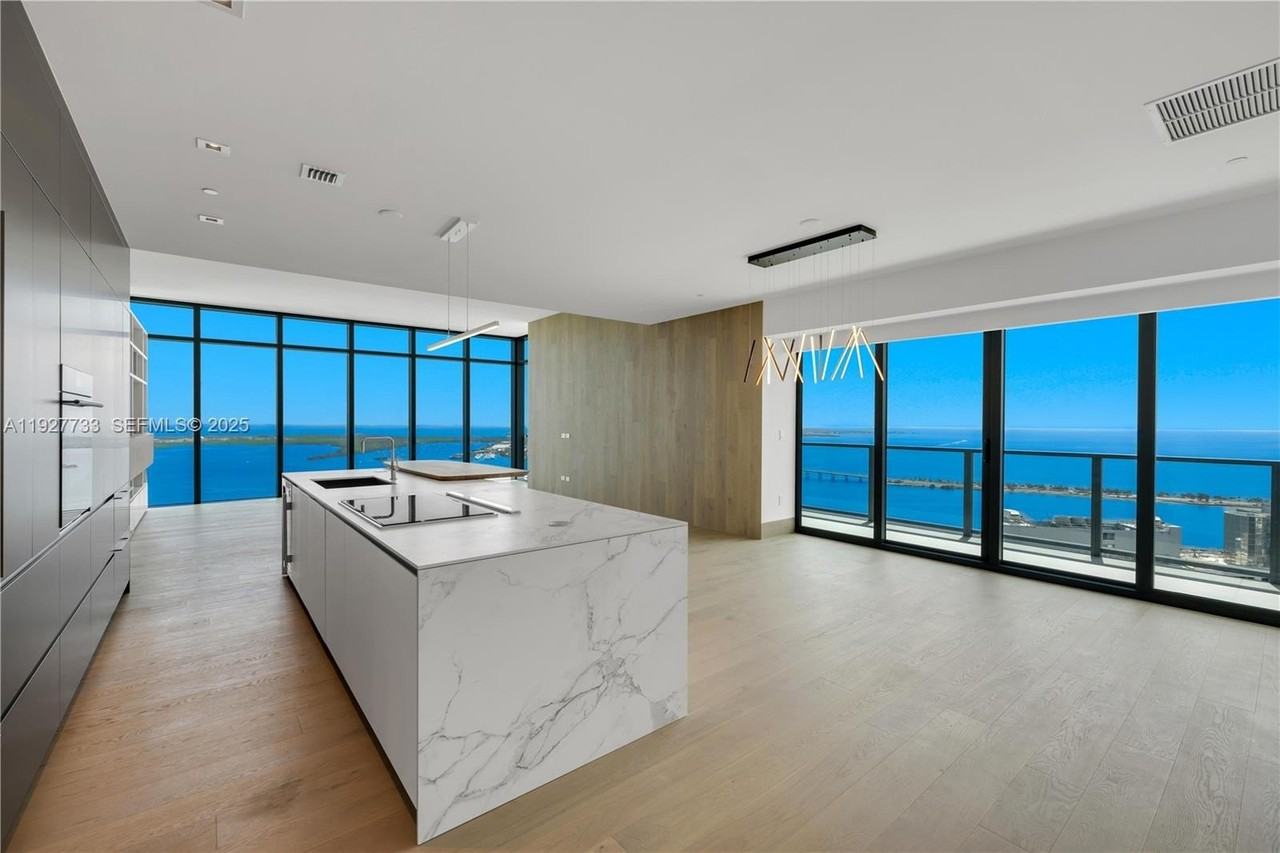 1451 Brickell Ave #4403