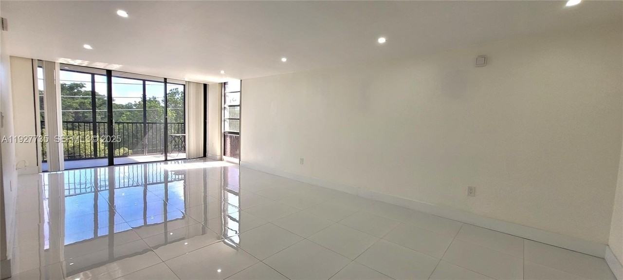 2500 Northeast 135th Street #C302