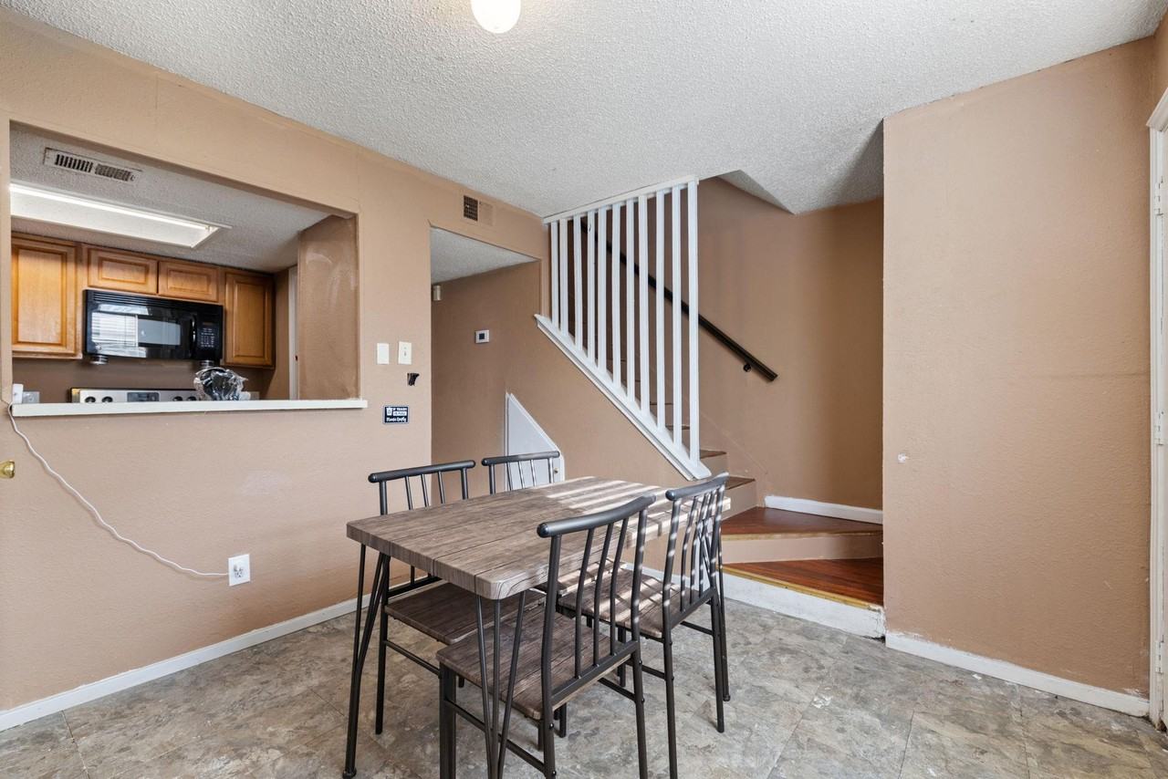 Rothington Rd - Photo 3 of 8