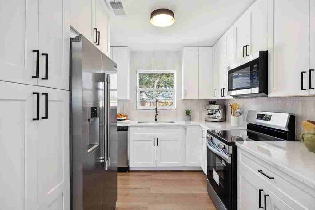 Havel St - Photo 2 of 8