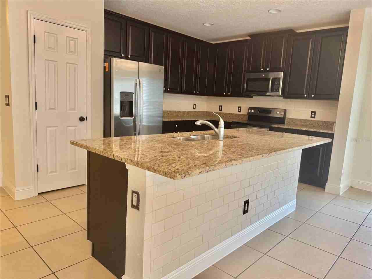 122 Andalusia Loop - Photo 4 of 24