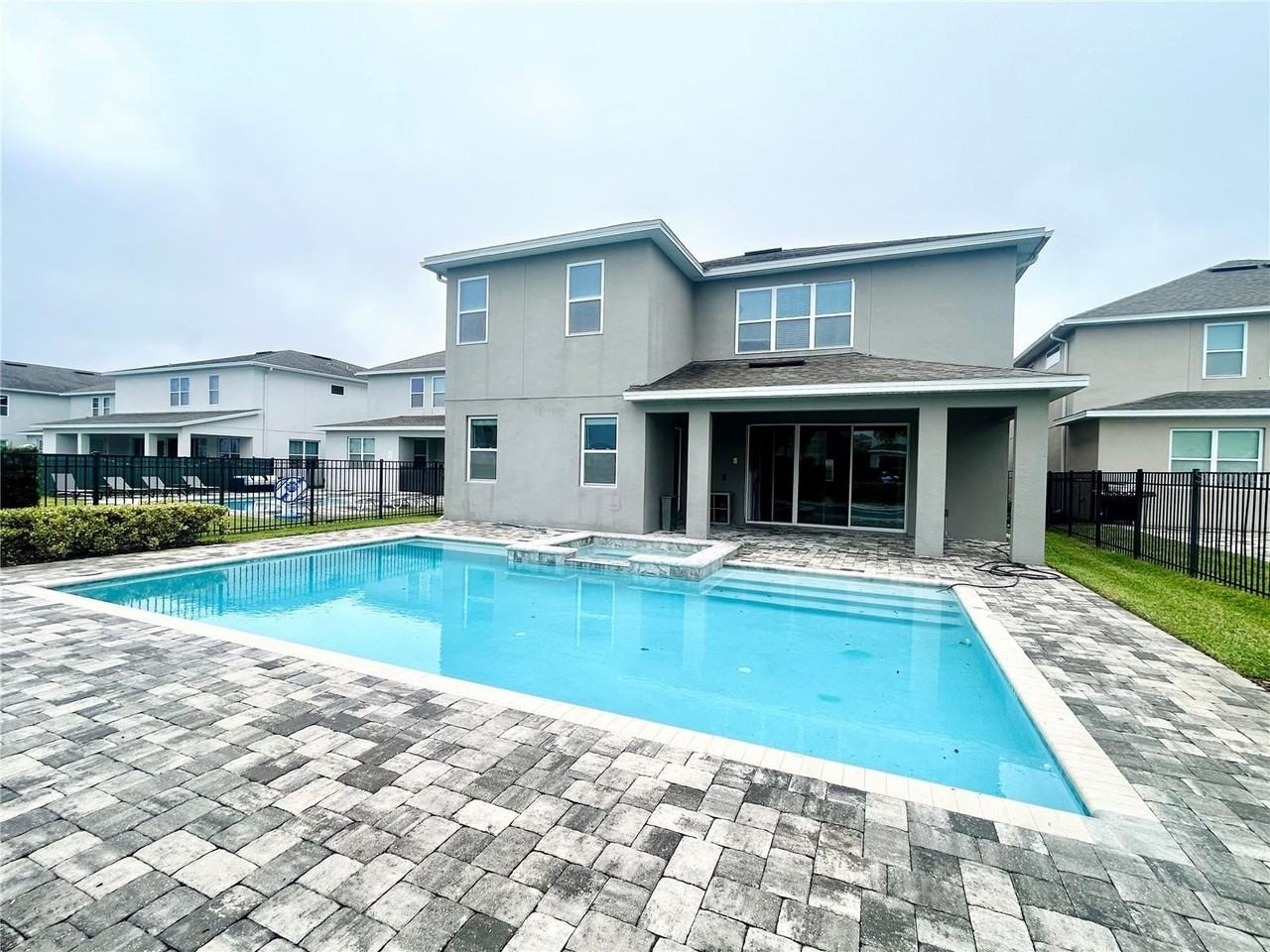 281 Auburn Ave - Photo 3 of 11