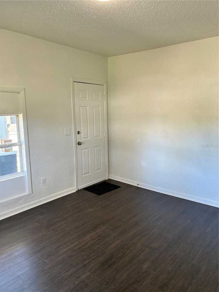 812 Marion St - Photo 6 of 50