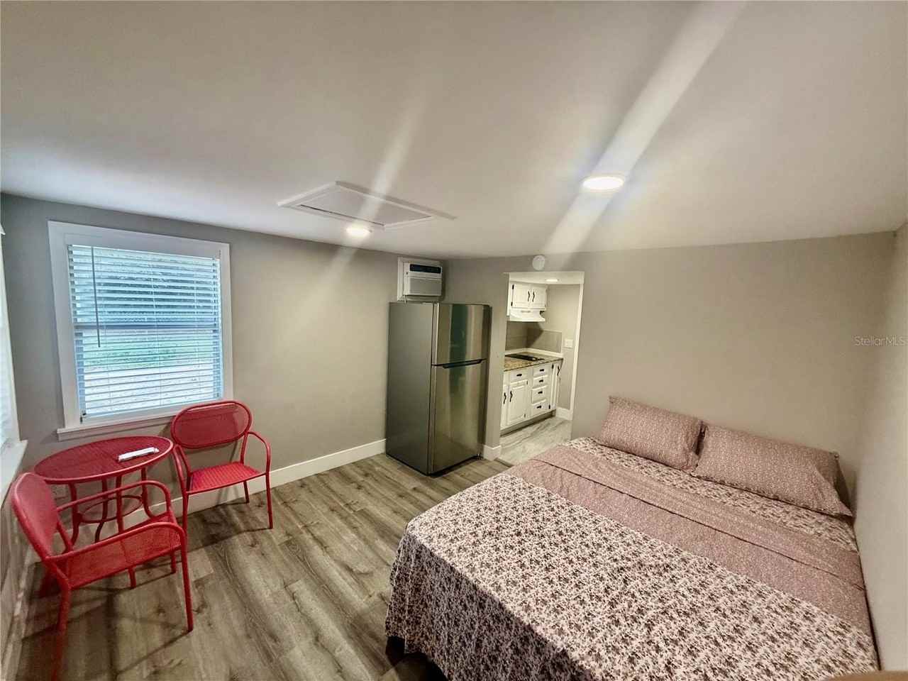 3125 Simpson Rd - Photo 2 of 7