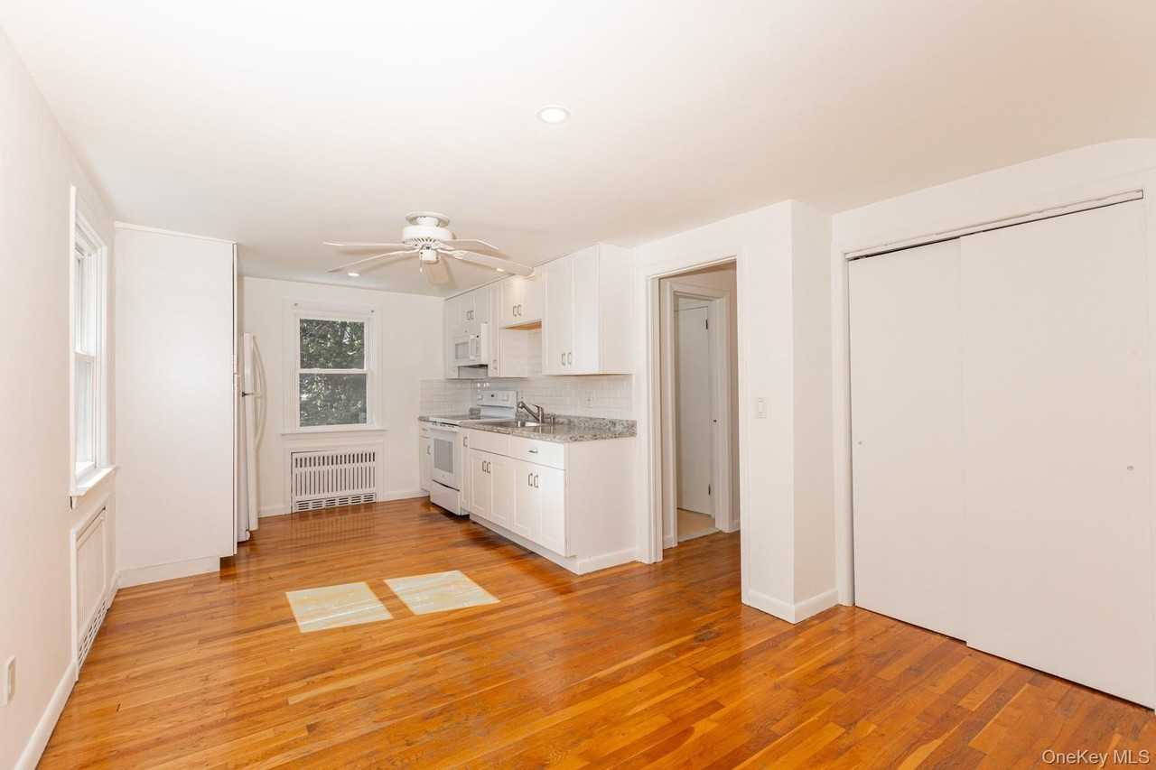 90 Reade Ave - Photo 4 of 6