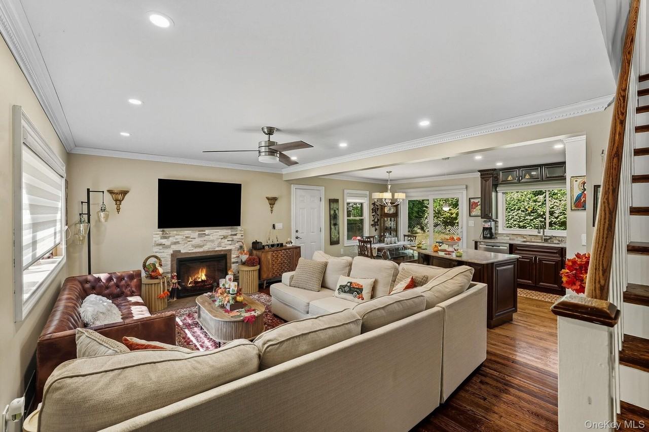 110 Topland Rd - Photo 5 of 40