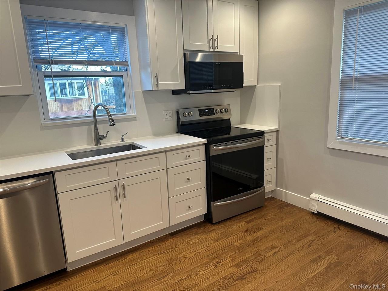 219 Manorhaven Blvd 1st Fl #1stFL - Photo 4 of 17