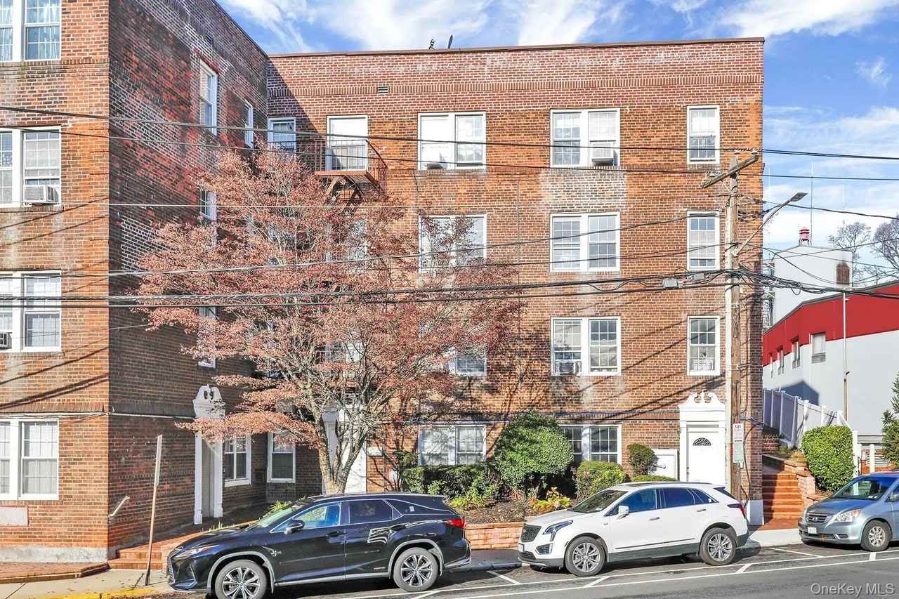 1 Ash Pl Unit 87a #87A - Photo 2 of 14